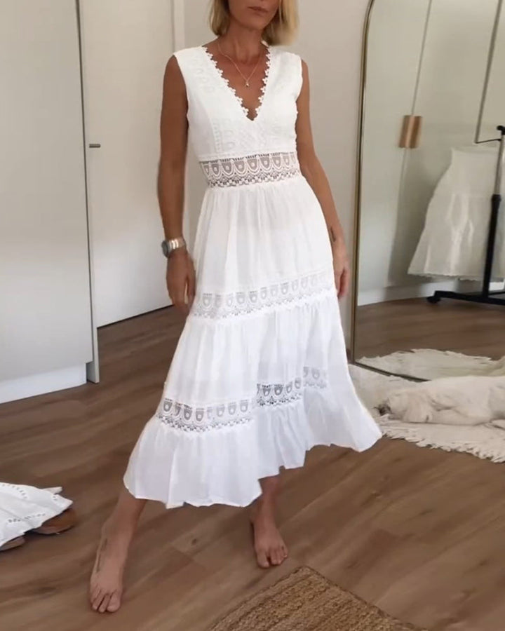 Aurélie | Elegancka letnia sukienka z koronki z dekoltem w serek.