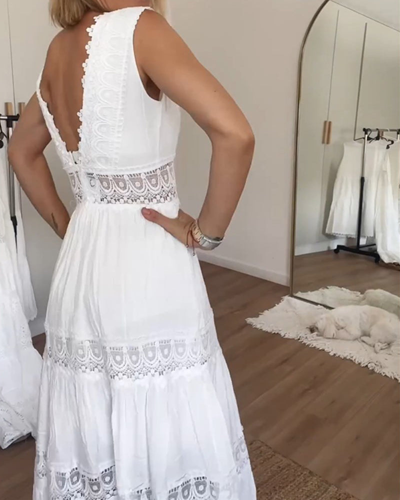 Aurélie | Elegancka letnia sukienka z koronki z dekoltem w serek.